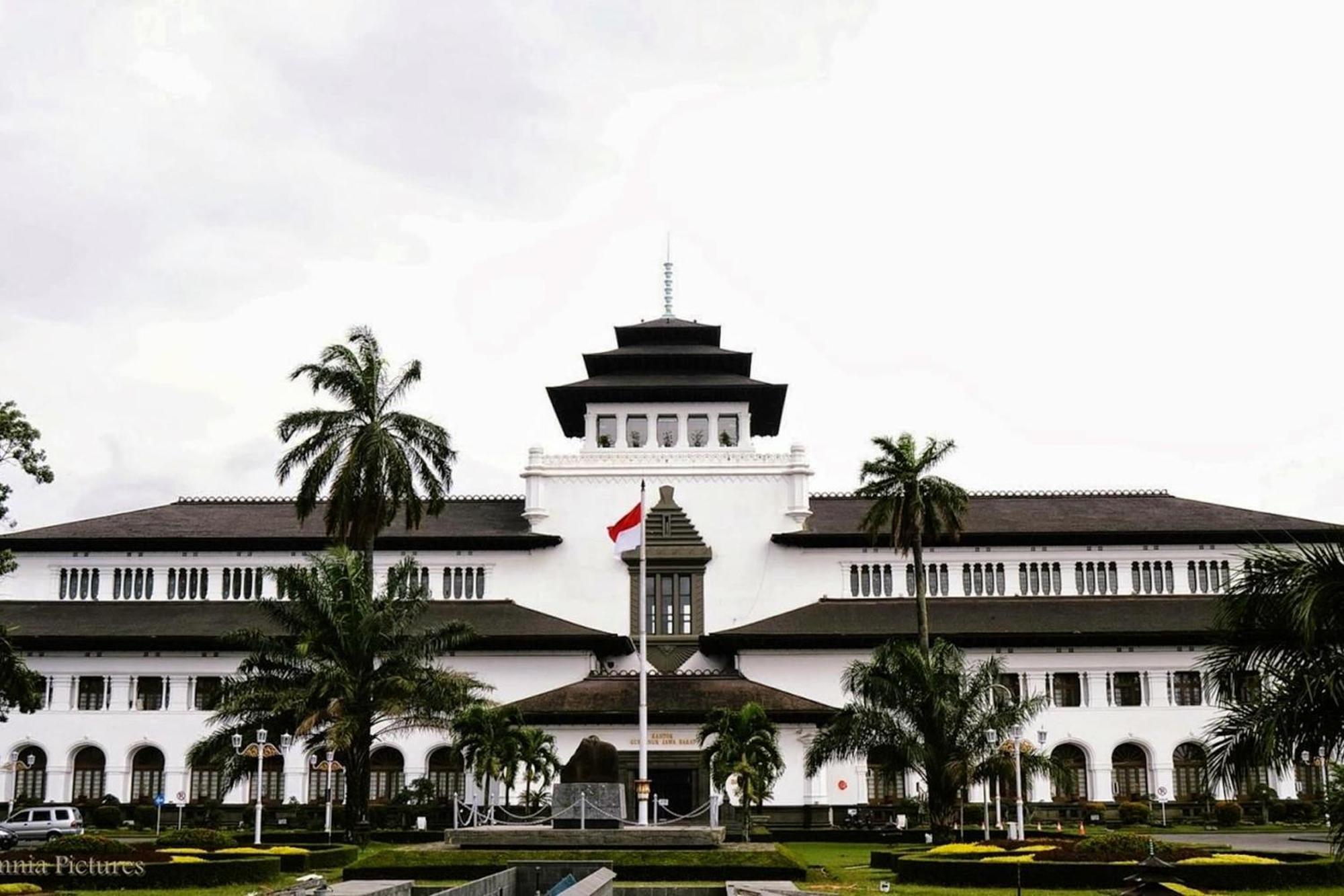 Oyo Life 2391 Baladewa Residence Syariah Karawang Exterior photo